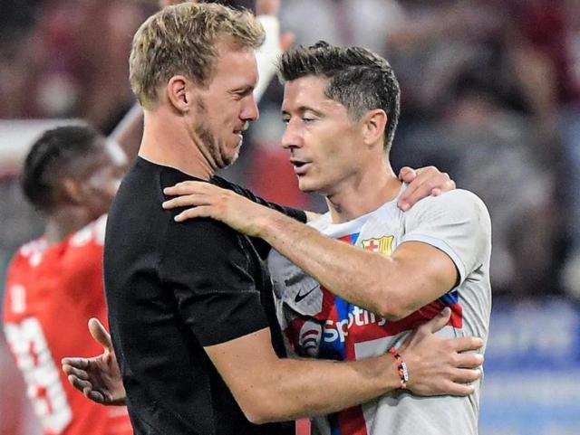 莱万重返安联败兴而去世一锋为何变身吐饼狂魔? 3 莱万重返安联败兴而去世一锋为何变身吐饼狂魔?