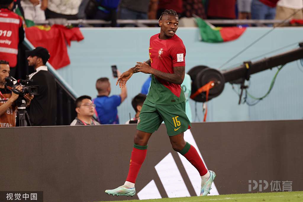 世界杯-葡萄牙3-2加纳 C罗点射菲利克斯破门莱奥替补建功 11 世界杯-葡萄牙3-2加纳 C罗点射菲利克斯破门莱奥替补建功