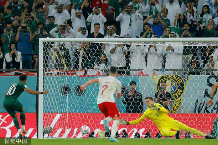 世界杯-波兰2-0沙特 莱万传射泽林斯基破门什琴斯尼扑点 3 波兰对沙特阿拉伯的比赛
